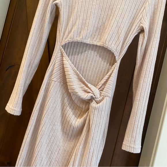 SHEIN Elegant Cream Knit Sweater Dress. Size Medium - Picture 2 of 6